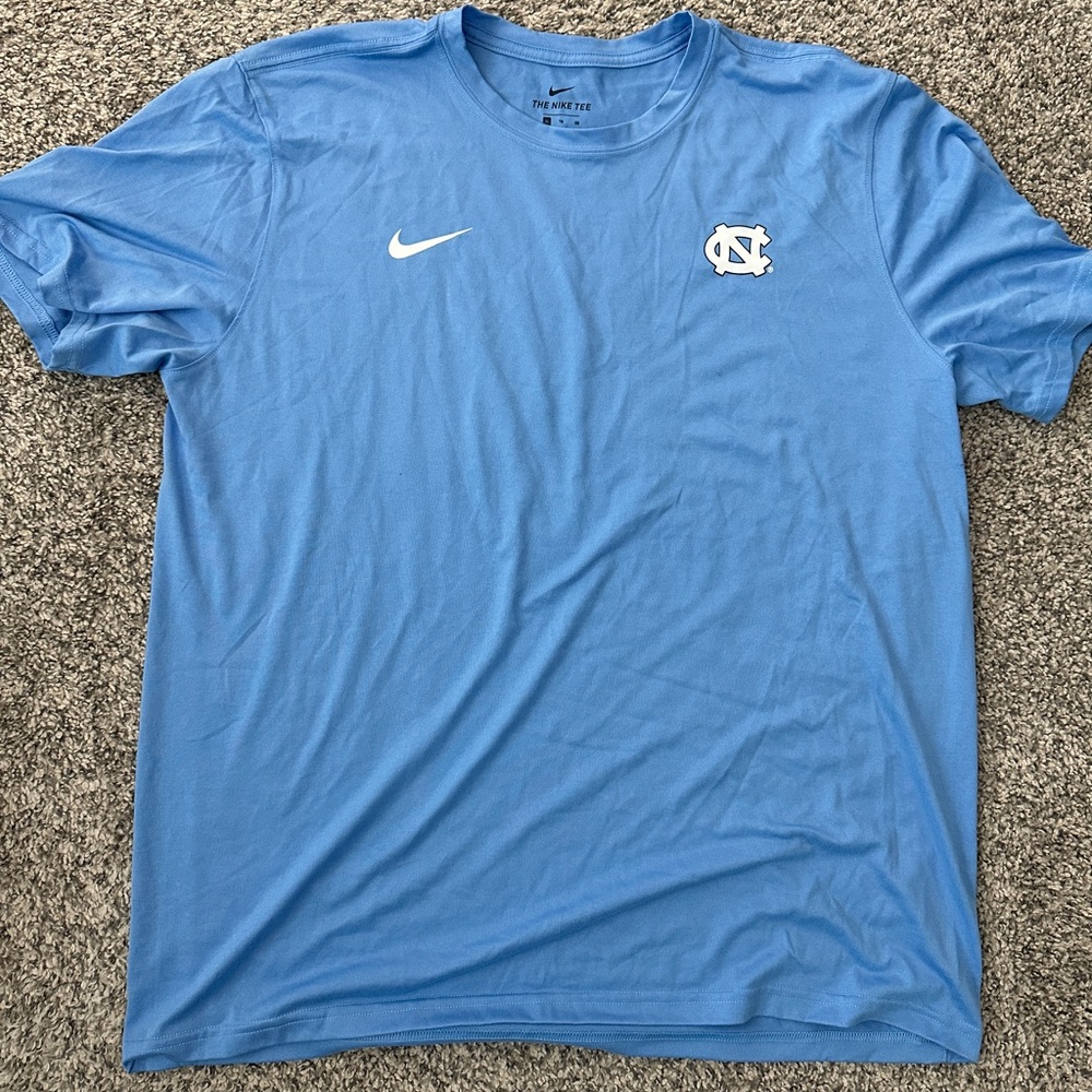 UNC Team issued Nike workout dri fit shirt - XL